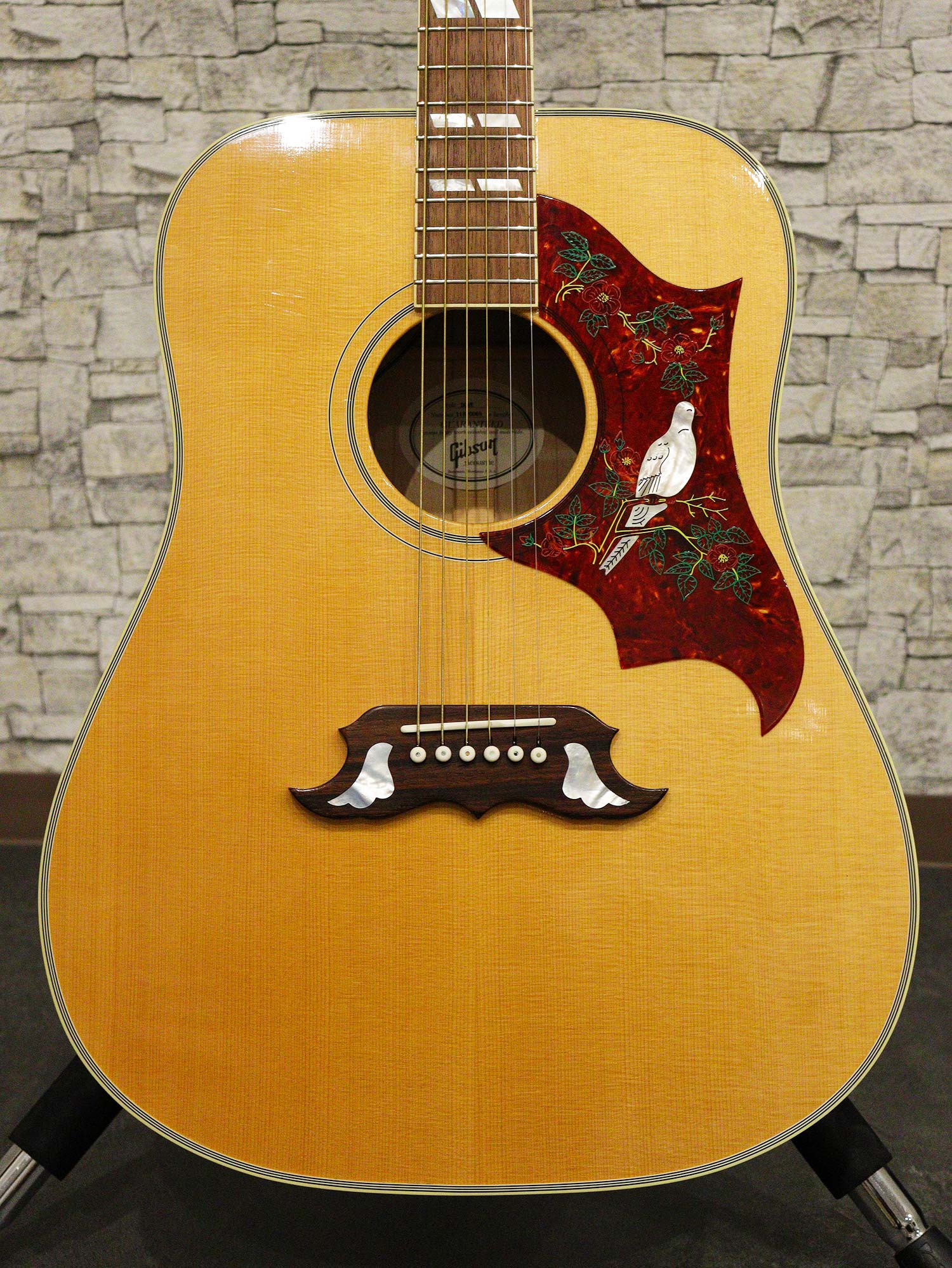 Gibson DOVE Antique Natural 2010